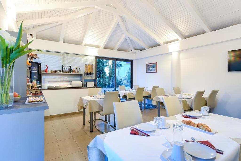 Bed & Breakfast Pino Podstrana Ngoại thất bức ảnh