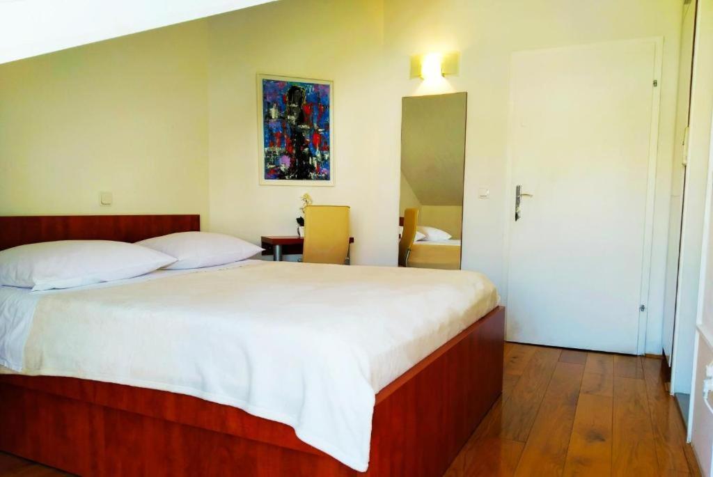 Bed & Breakfast Pino Podstrana Phòng bức ảnh